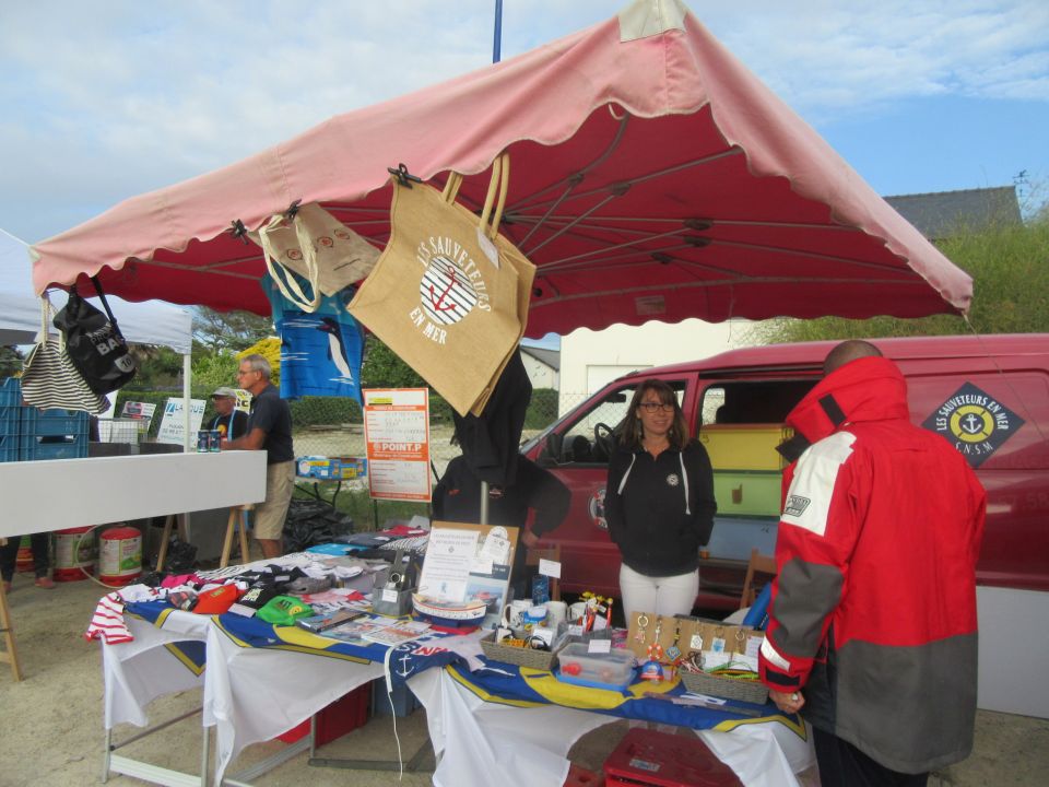 Le stand sur le marché de Primel