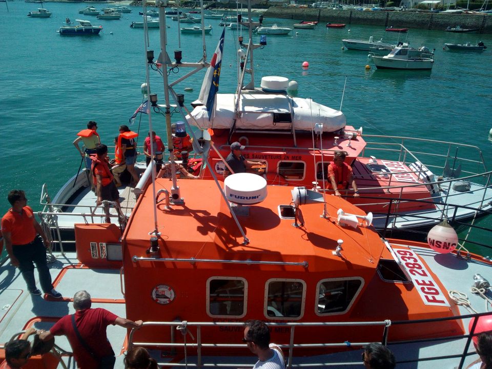 Les vedettes de Locquierec et Primel à la Fête de la Mer de Locquirec