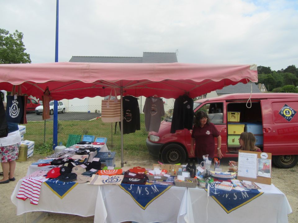 Stand SNSM Primel sur le marché