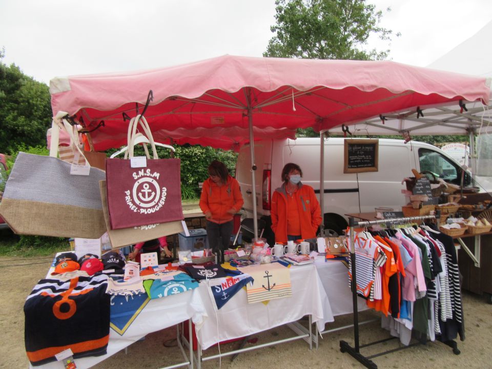 Stand station Primel au marché de Primel