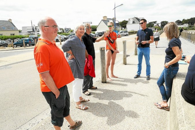 Visite de l'inspecteur adjoint des nageurs sauveteurs à Primel-Trégastel