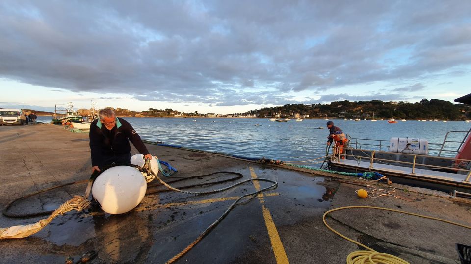 Nettoyage des bouées de la SNS271