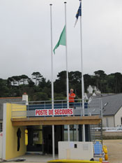 Poste de secours de la plage de Primel